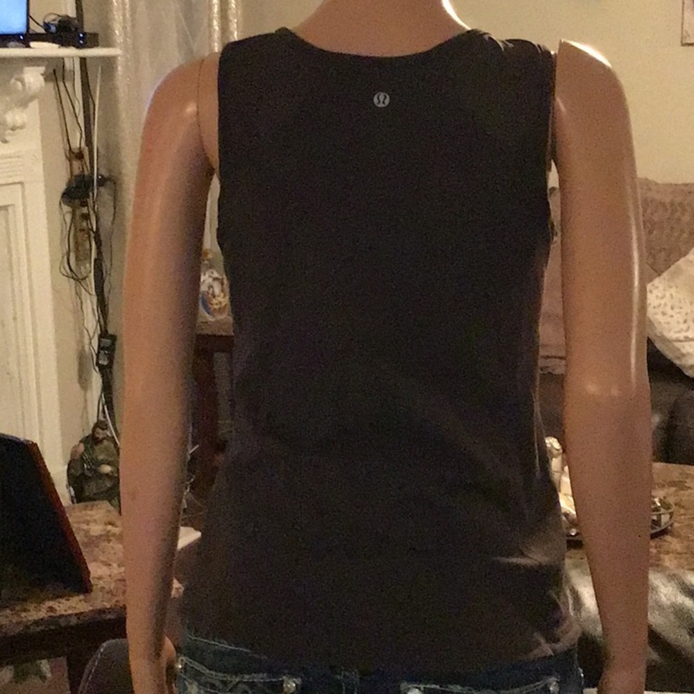 Lululemon - Picture 2 of 3